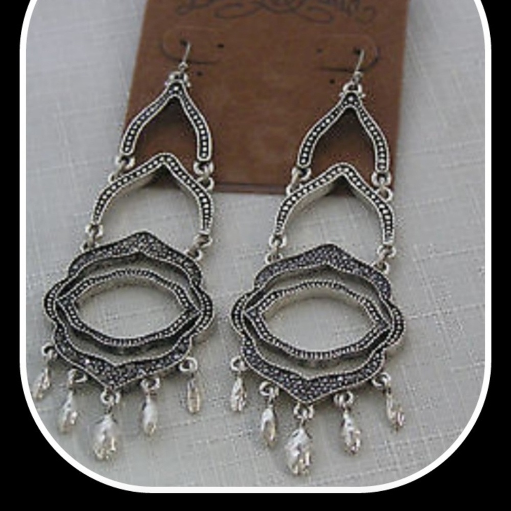 LUCKY BRAND, ANTIQUE SILVERTONE DANGLE EARRINGS-NEW